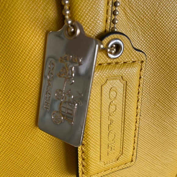 Yellow coach tote - Picture 3 of 6